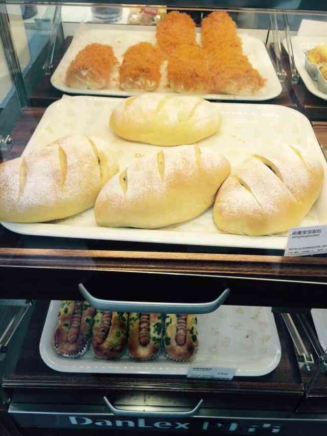 丹香(城阳国货店)-"[服务铃]服务:居然有现烤的蛋糕卖,因为.