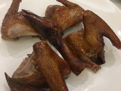 红烧石歧乳鸽-稻香酒家·33年老字号·港式粤菜(富邦中心店)