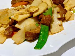 鲜竹笋炒土猪肉-花城苑广府菜(侨鑫店)