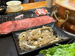 -果松木炭酸菜铜火锅·外婆参鸡汤