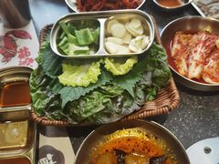 -草家酱蟹炭火烤肉店(珲春南路二店)
