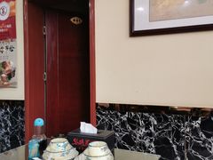-壹阁胡羊焖饼(特色小吃街店)
