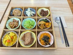 九宫格（盲盒）-轻蔬不用等·素食(江苏路店)