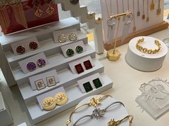 -LADY FAFA(巨鹿路陕西南路路口店)