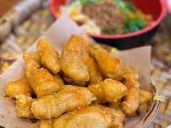 -爆炸头阿姨小四川正宗川味小吃(无任何分店)