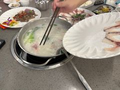 -郑猛记石岐鸽主题餐厅(长江店)