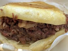精品驴肉火烧-闫家驴肉老店(华电一校店)