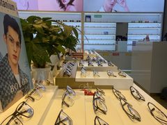 -罗伯特眼镜·蔡司官方授权(前海桂湾店)