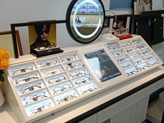 -天空之镜眼镜店蔡司依视路配镜授权零售店(望京颐堤港店)