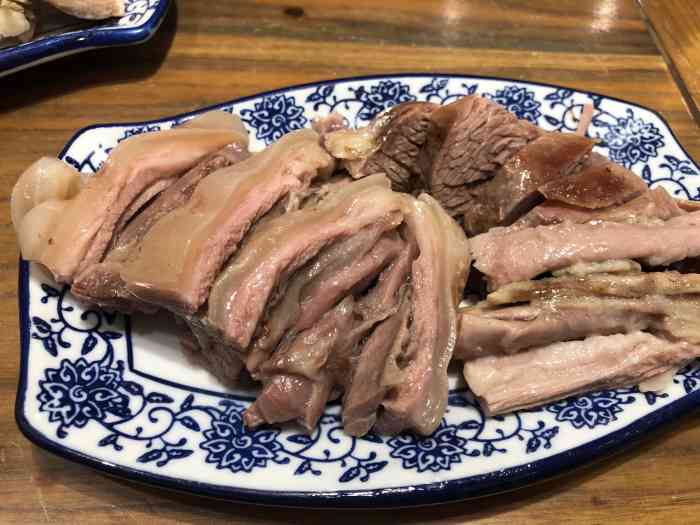 庄行曹记羊肉(泗泾店)-"「热气羊肉」皮脂软糯,入口没有羊膻味,苏.