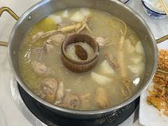 -朴小妹人参鸡汤火锅(长白山万达店)