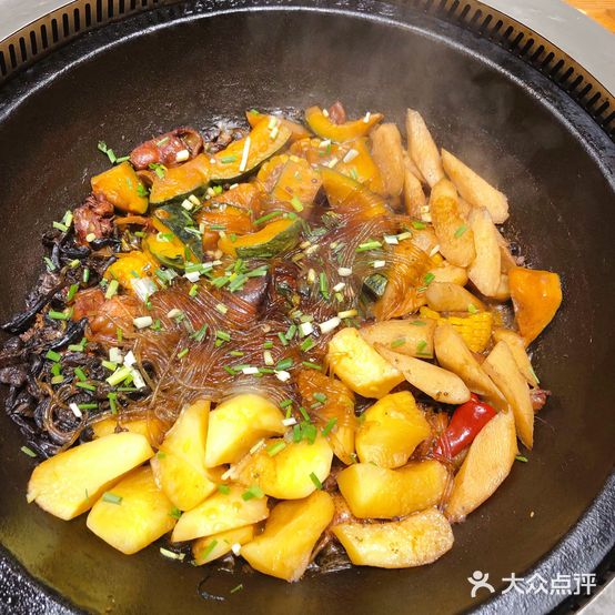 胡同里铁锅炖