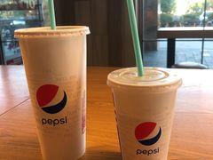 可乐-肯德基(院桥奥特莱斯店)