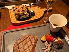 -恰餐厅及酒吧 CHAR Bar & Grill (北京丽都皇冠假日店)