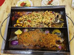 -宏兴烤鱼山庄(宣恩总店)