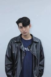 -一家只做男发烫染的店