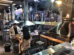大堂-马路牙子地桌烤肉(工体店)