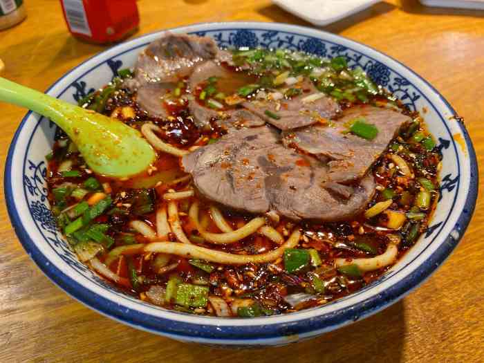 清真·舌尖上的牛肉面(西宁总店)-"刚到西宁,就尝到了有爱心的美食,真
