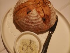 餐前面包黄油-壳里西餐厅Coquille Seafood Bistro(蒙自路店)