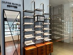 -LensCrafters亮视点·OAKLEY精选(静安嘉里中心店)