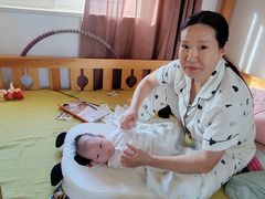 -乐禧母婴全自营月嫂(宝山店)