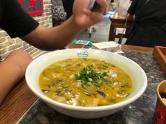 -湘下佬老长沙吃货铺(广场莱斯店)