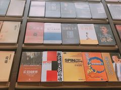 -钟书阁(群光广场店)