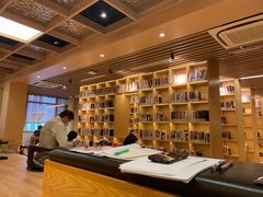 -漕河泾街道图书馆(漕河泾社区文化活动中心店)