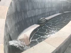-腾冲洞山温泉村