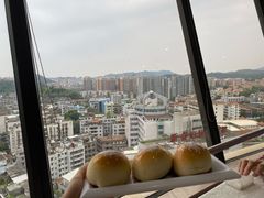 加映餐包-旋转餐厅