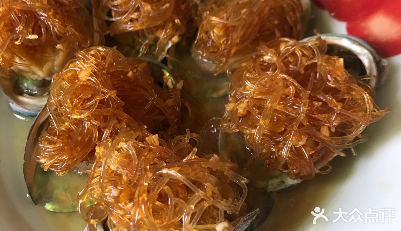 滋阴润肠通便的蒜蓉粉丝蒸鲍鱼