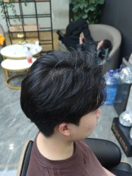 -藤野造型烫染·漂发