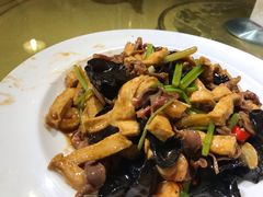 -靠山屯东北农家菜(八龙桥雅苑店)