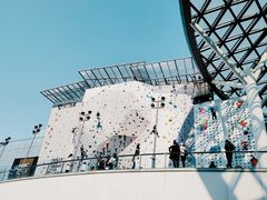 -瑞尔齿科(上海长风大悦城店)