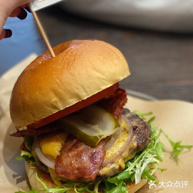 中山探店|一口下去敲满足的汉堡包🍔!