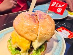 -DEEP·美式餐吧(五棵松华熙LIVE店)