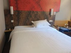 -宜必思酒店(北京三里屯呼家楼地铁站店)