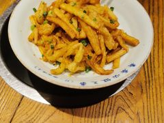 咸蛋黄茄子-吃饭皇帝大土家民族菜(正大广场店)