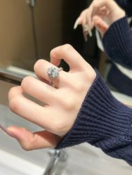 -威德钻石-克拉钻大本营(南京东路店)