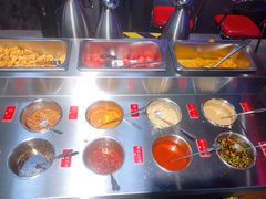 自助调料区-马路牙子烧烤音乐酒馆(望京店)