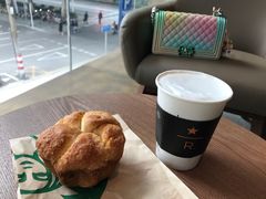 布里欧面包+脱脂奶-星巴克臻选(南京艾尚天地店)