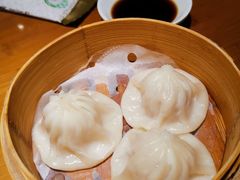 鸡汁鲜肉小笼汤包-南小馆(迪士尼小镇店)