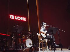 -TZ House音乐现场(来福士中心店)