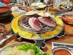 -青瓦炭韩潮烤肉(花园道店)