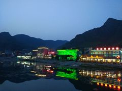 -百里峡七彩艺术小镇