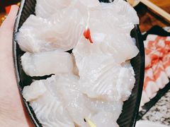 -老牌坊云南鱼豆花火锅(哈西万达店)
