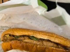 原味板烧鸡腿堡-麦当劳(合肥南站候车层)