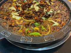 中辣锅底-烧哥美蛙肥肠鱼火锅·十五年社区店