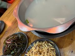 -丽江人家斑鱼火锅(保健路店)