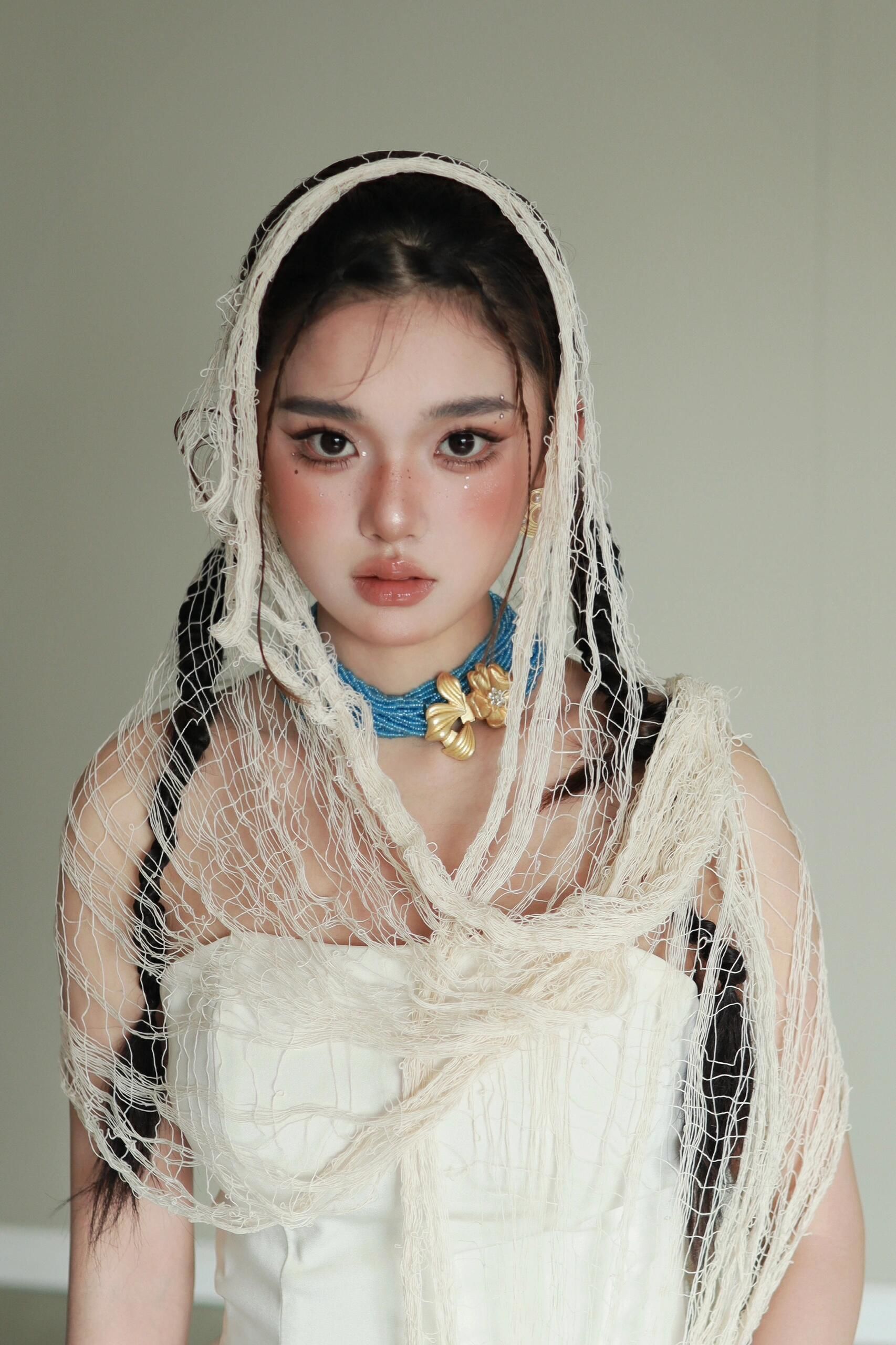 氛围感妆容 #我的彩妆日常 #气场全开女王范 #彩妆 #甜酷女孩 #辣 